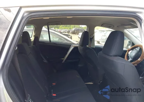 2018 Toyota Rav4 Le z USA, uszkodzony, nr VIN JTMBFREVXJJ193902